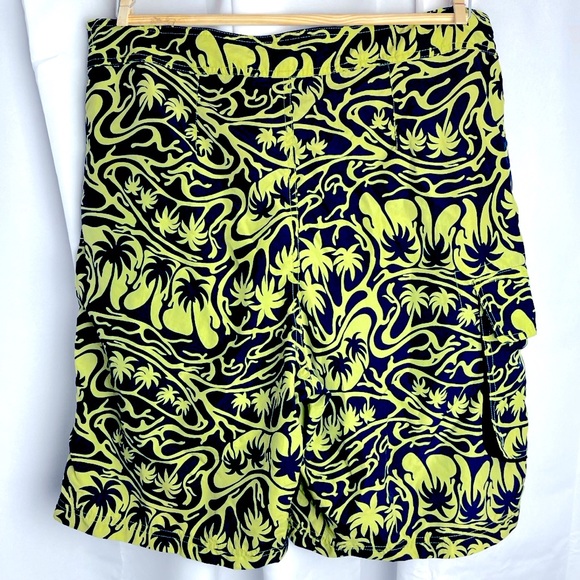 STRUCTURE Makai Board Shorts  • Size Large - Picture 2 of 8